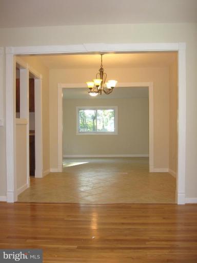 15223 Michigan Rd. Woodbridge, VA 22191 - Photo 1 of 28 Entrance / Foyer