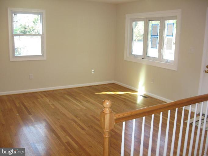 15223 Michigan Rd. Woodbridge, VA 22191 - Photo 2 of 28 Living Room #2