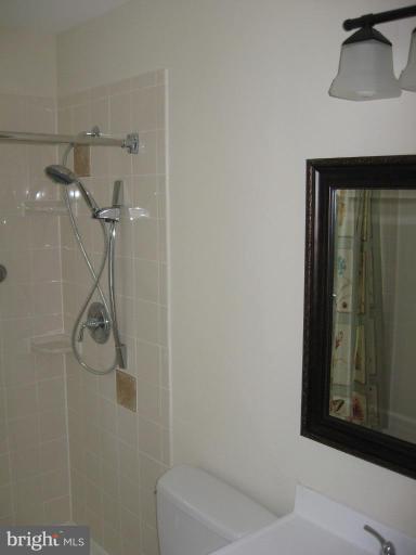 15223 Michigan Rd. Woodbridge, VA 22191 - Photo 13 of 28 Bath #2