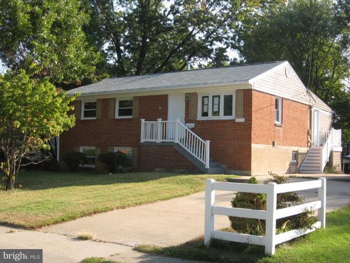 15223 Michigan Rd. Woodbridge, VA 22191 - Photo 4 of 28 Exterior (Main)