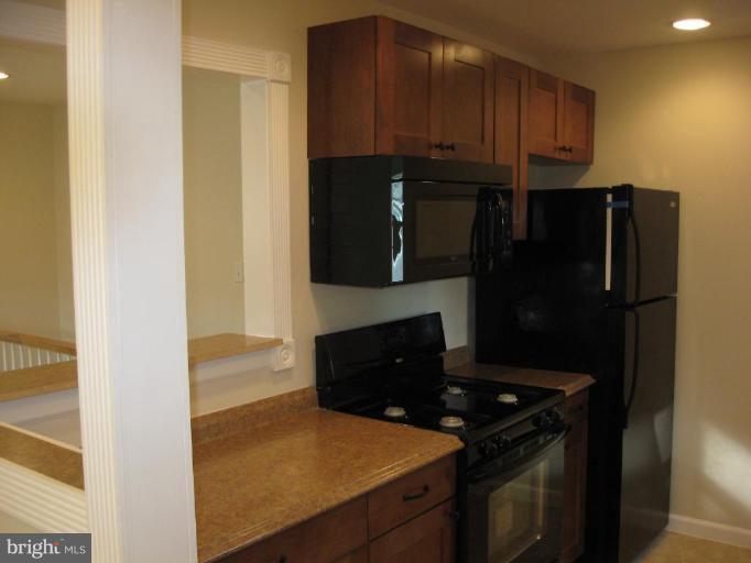 15223 Michigan Rd. Woodbridge, VA 22191 - Photo 7 of 28 Kitchen