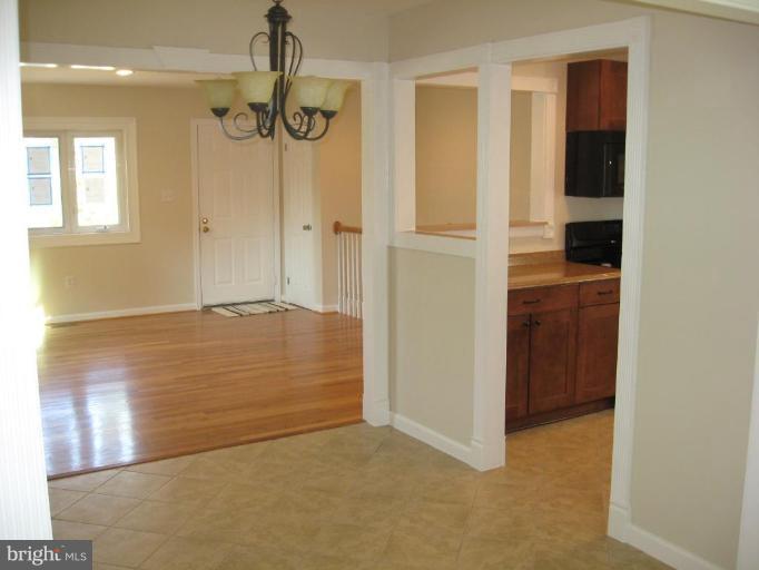 15223 Michigan Rd. Woodbridge, VA 22191 - Photo 10 of 28 Dining Room