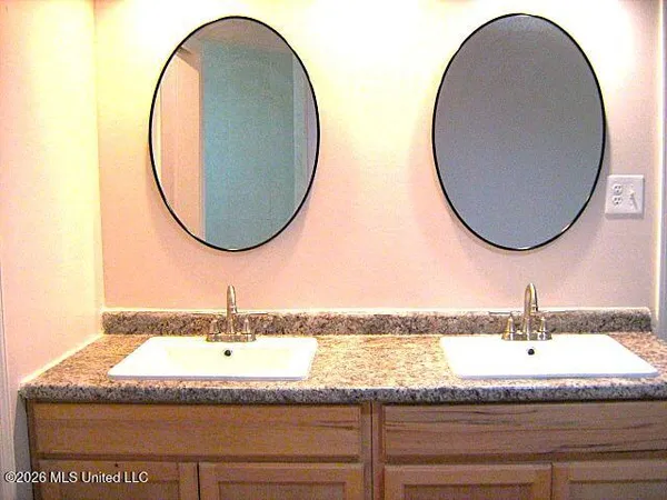 $399,500 | 3630 Debbie Drive, Olive Branch, MS 38654
