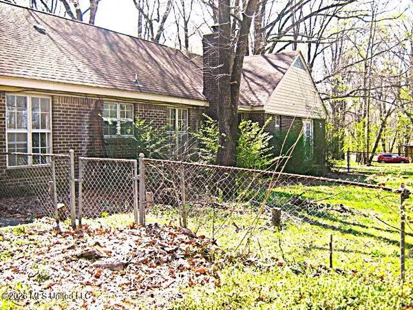 $399,500 | 3630 Debbie Drive, Olive Branch, MS 38654