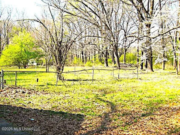$399,500 | 3630 Debbie Drive, Olive Branch, MS 38654