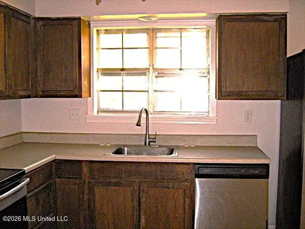 $399,500 | 3630 Debbie Drive, Olive Branch, MS 38654