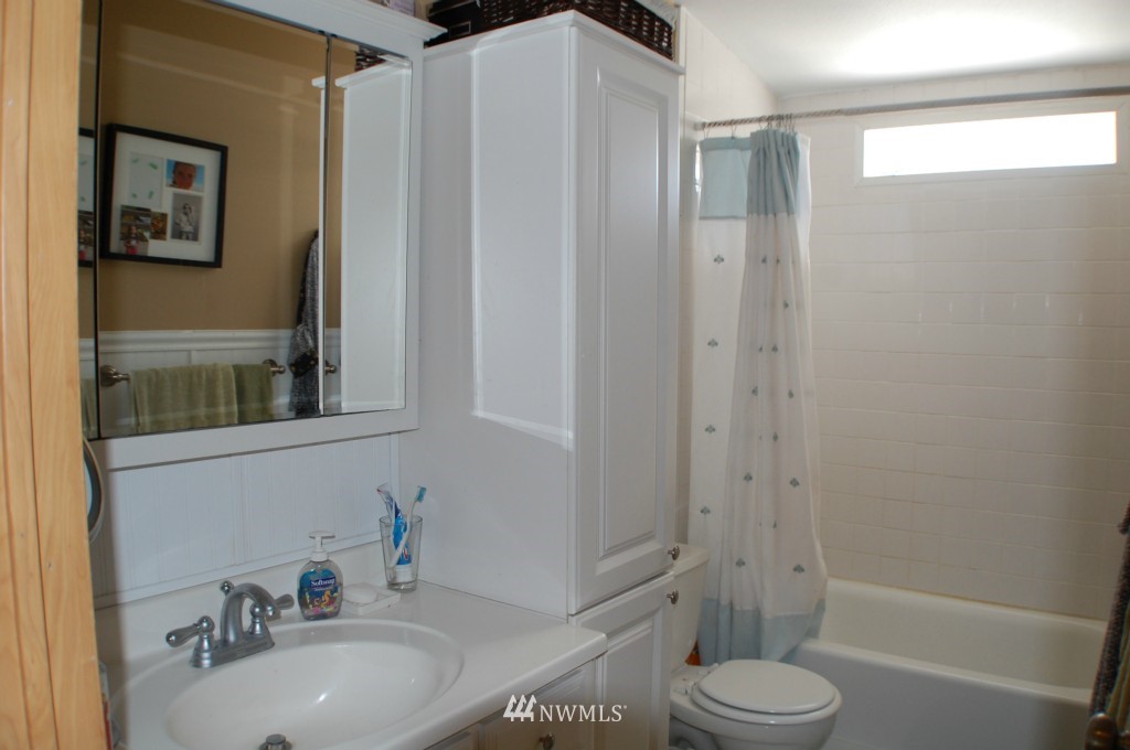 18042 Empire Street Southwest Rochester, WA 98579 - Photo 13 of 21