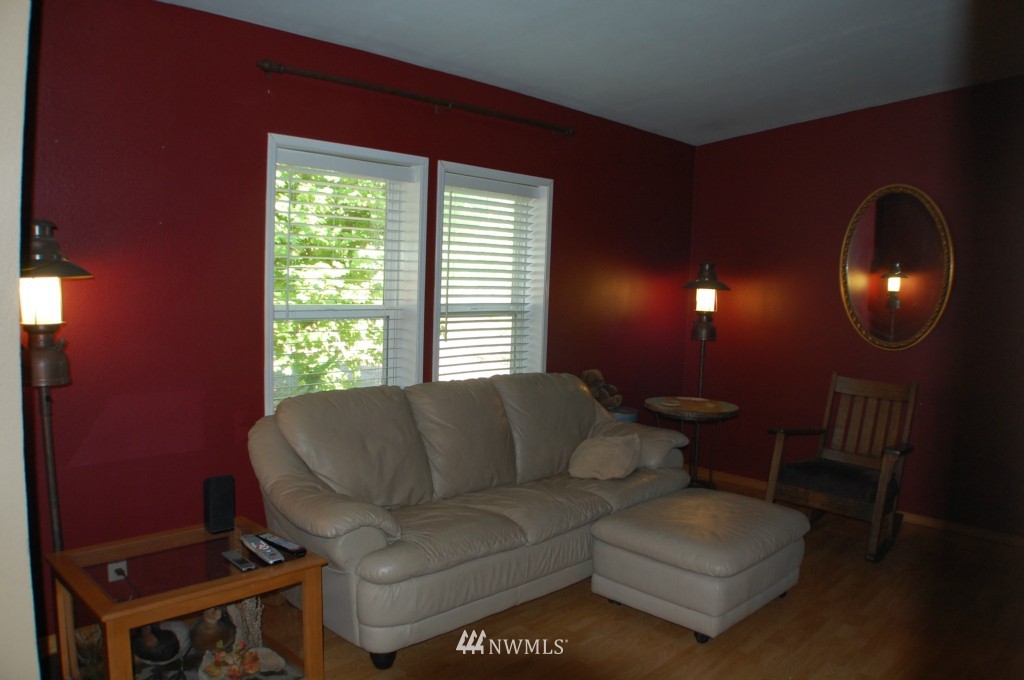 18042 Empire Street Southwest Rochester, WA 98579 - Photo 4 of 21