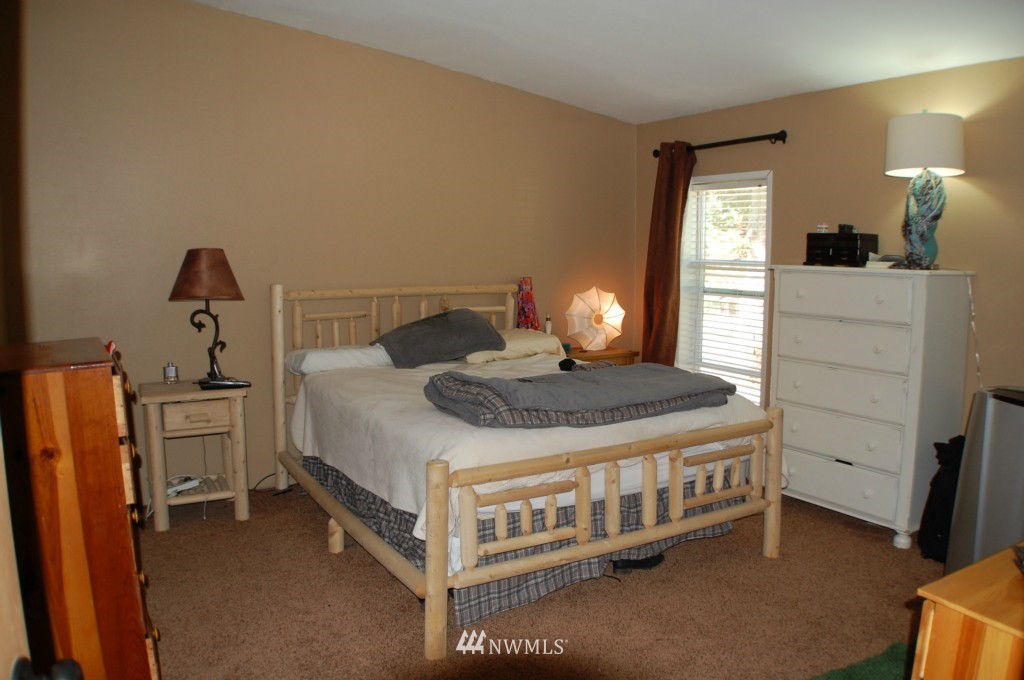 18042 Empire Street Southwest Rochester, WA 98579 - Photo 9 of 21