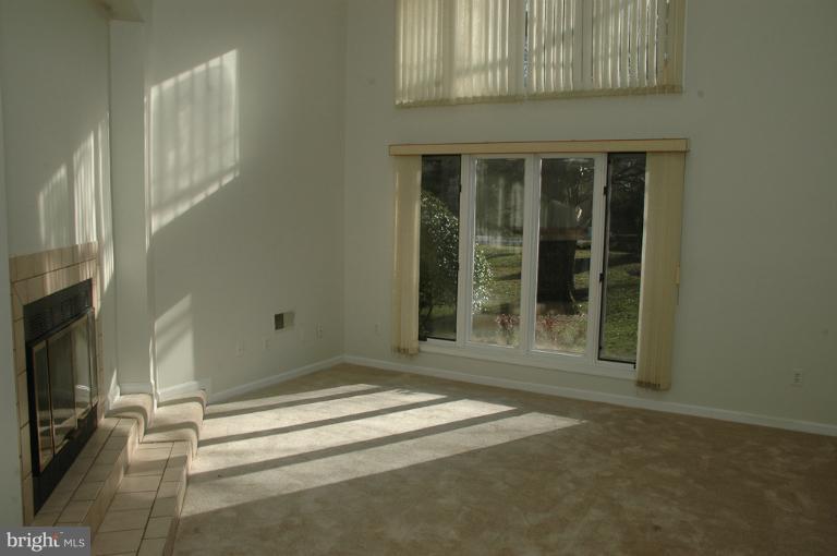 3101 Courtside Road Bowie, MD 20721 - Photo 14 of 25 Living Room