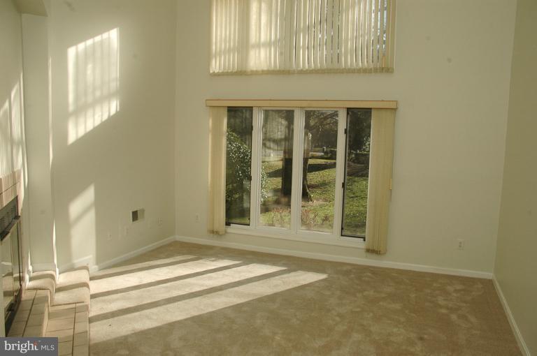 3101 Courtside Road Bowie, MD 20721 - Photo 15 of 25 Living Room