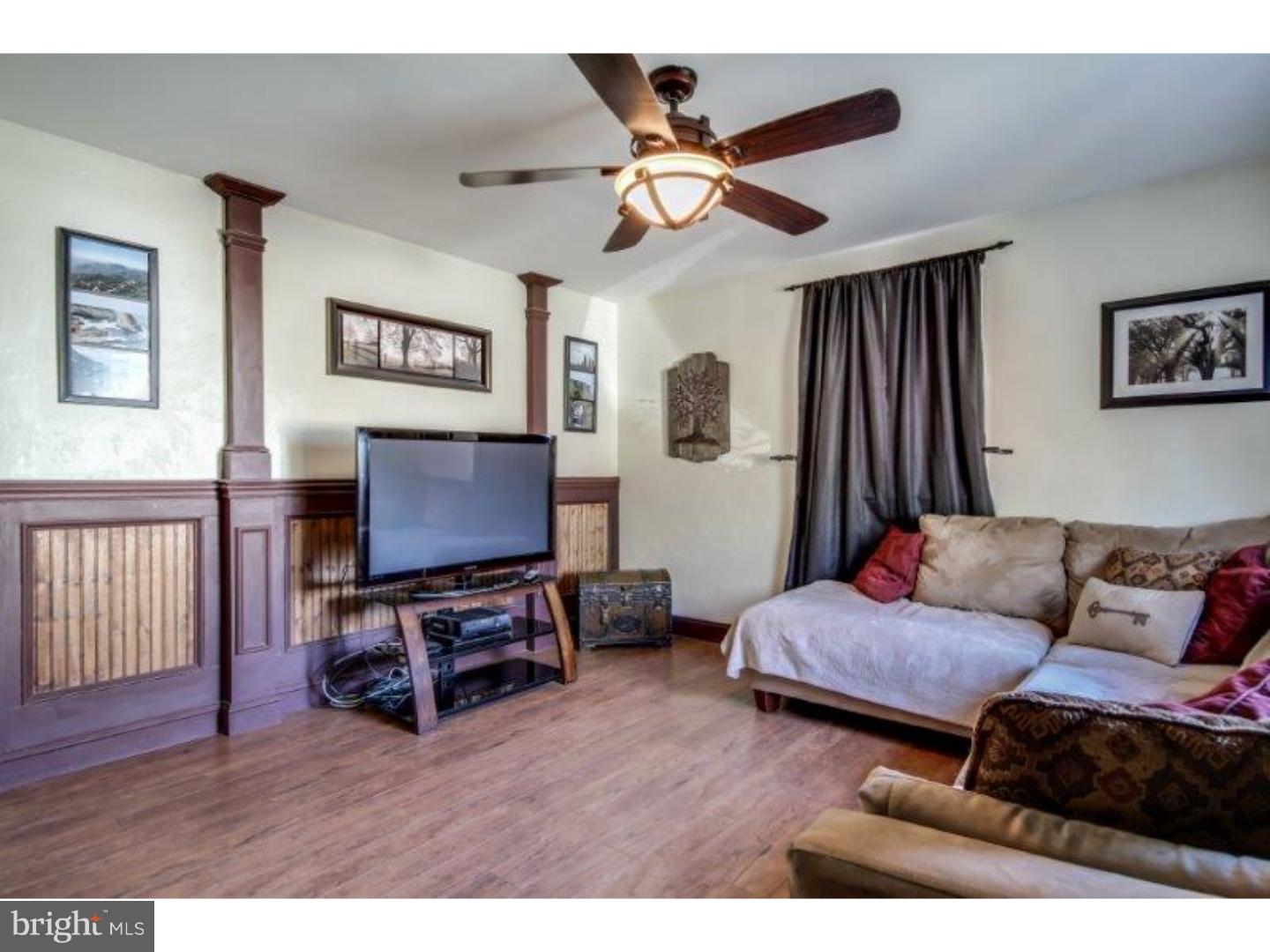 206 Swarthmore Road Glassboro, NJ 08028 - Photo 5 of 25 Living Room
