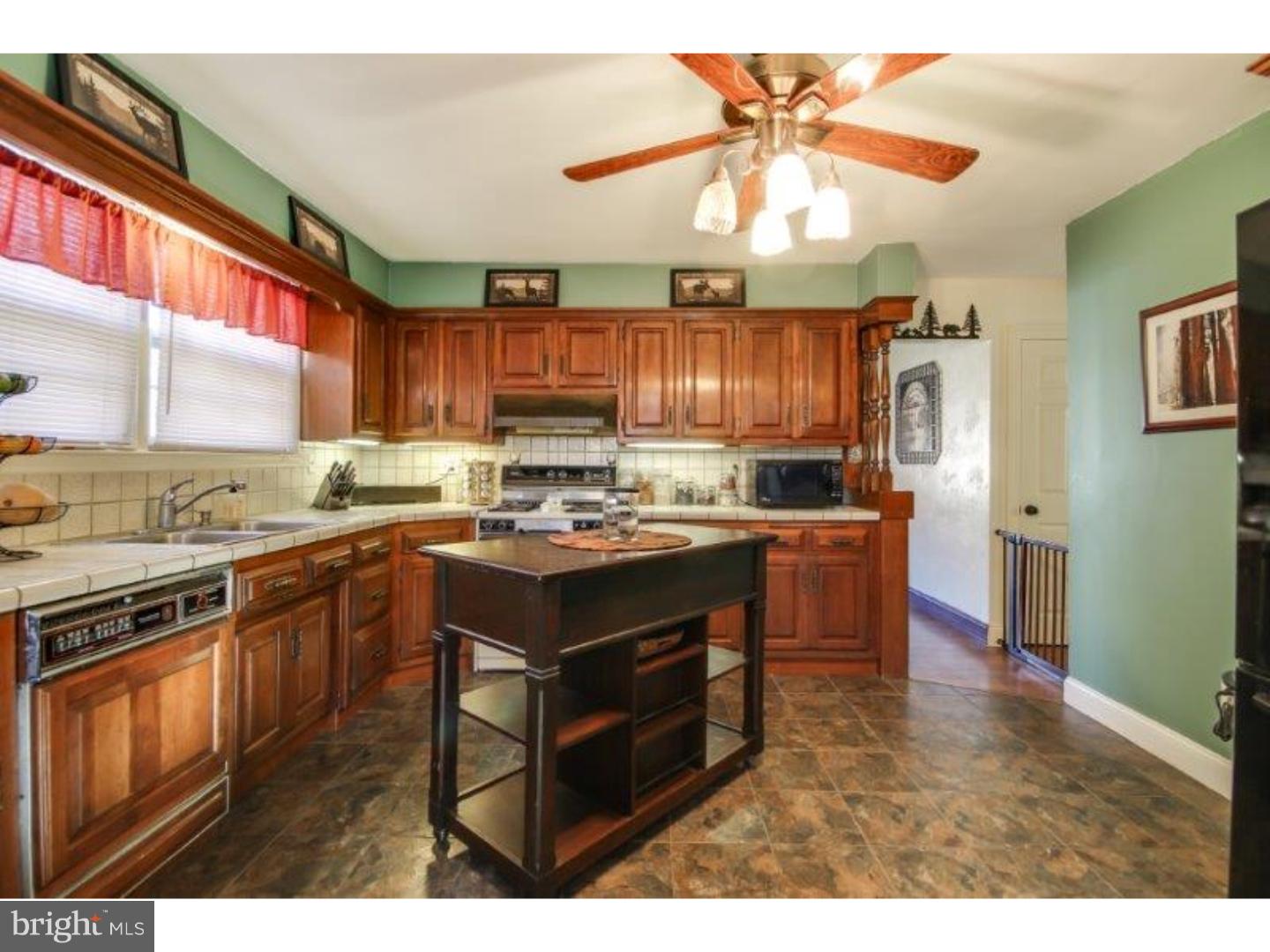 206 Swarthmore Road Glassboro, NJ 08028 - Photo 7 of 25 Kitchen