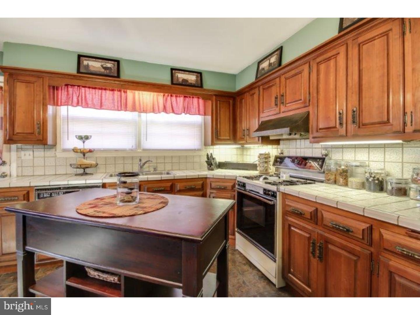 206 Swarthmore Road Glassboro, NJ 08028 - Photo 8 of 25 Kitchen