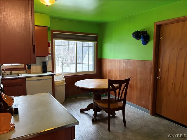 $249,900 | 799 Center Road, West Seneca, NY 14224