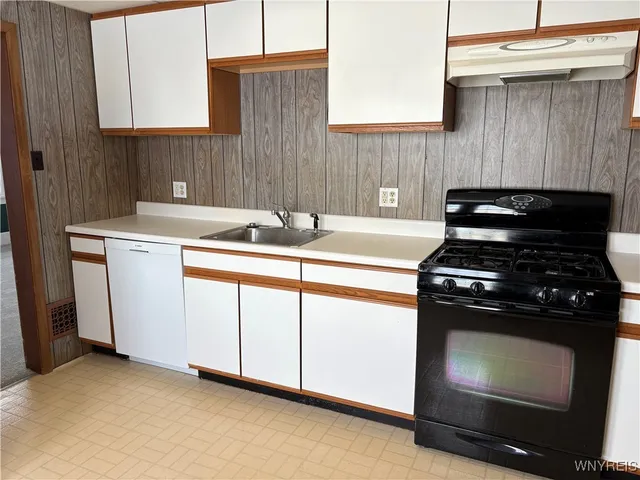 $249,900 | 799 Center Road, West Seneca, NY 14224