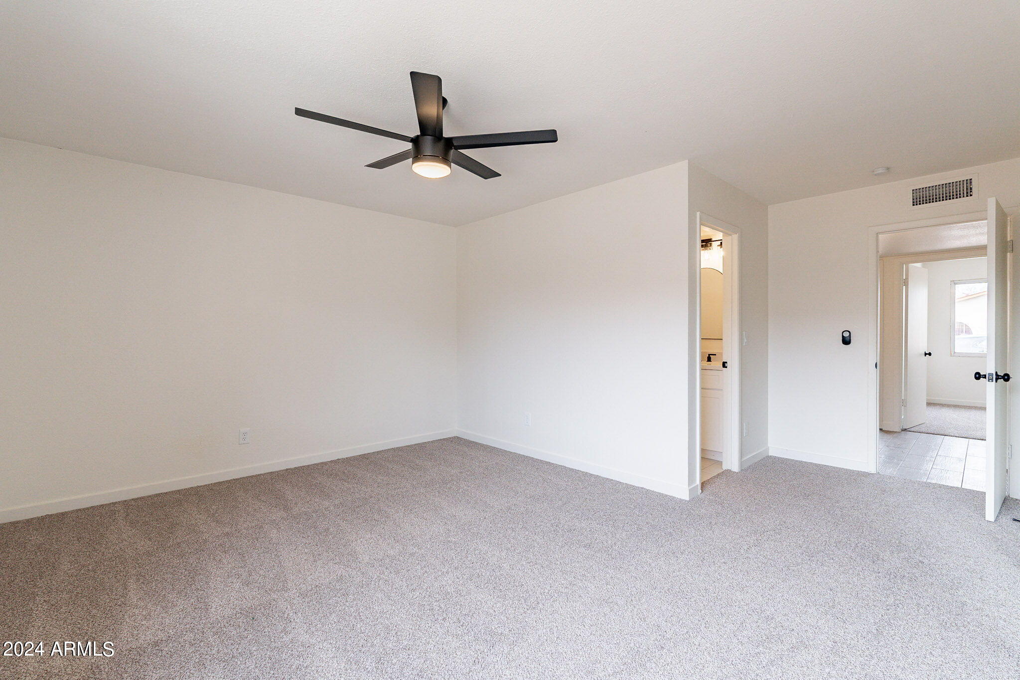 4509 East Pecan Road Phoenix, AZ 85040 - Photo 27 of 43 Primary Suite