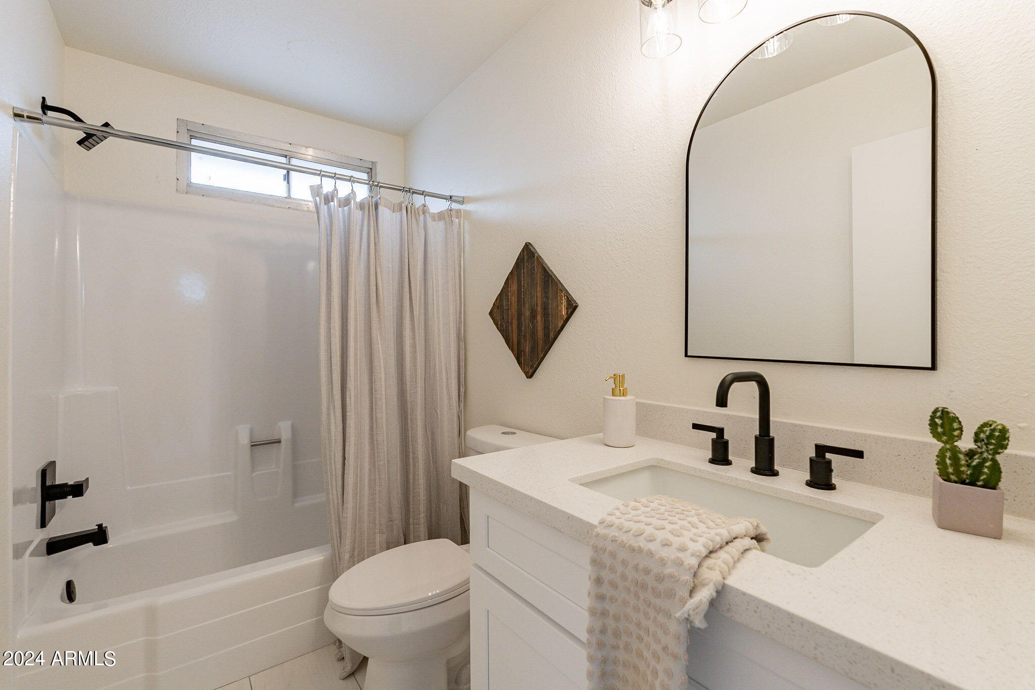 4509 East Pecan Road Phoenix, AZ 85040 - Photo 30 of 43 Primary En-suite