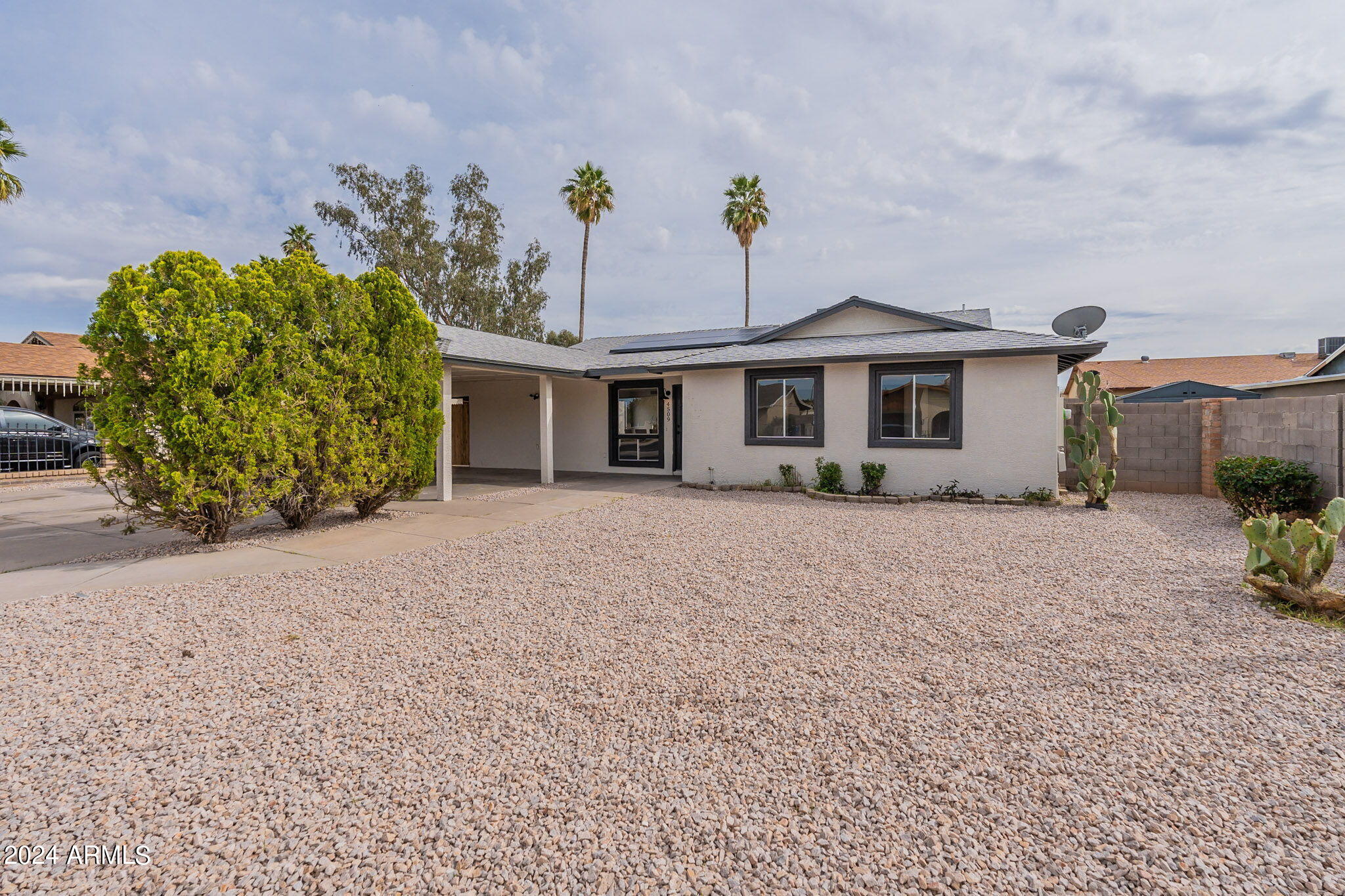4509 East Pecan Road Phoenix, AZ 85040 - Photo 3 of 43 3-web-or-mls-Pecan-3