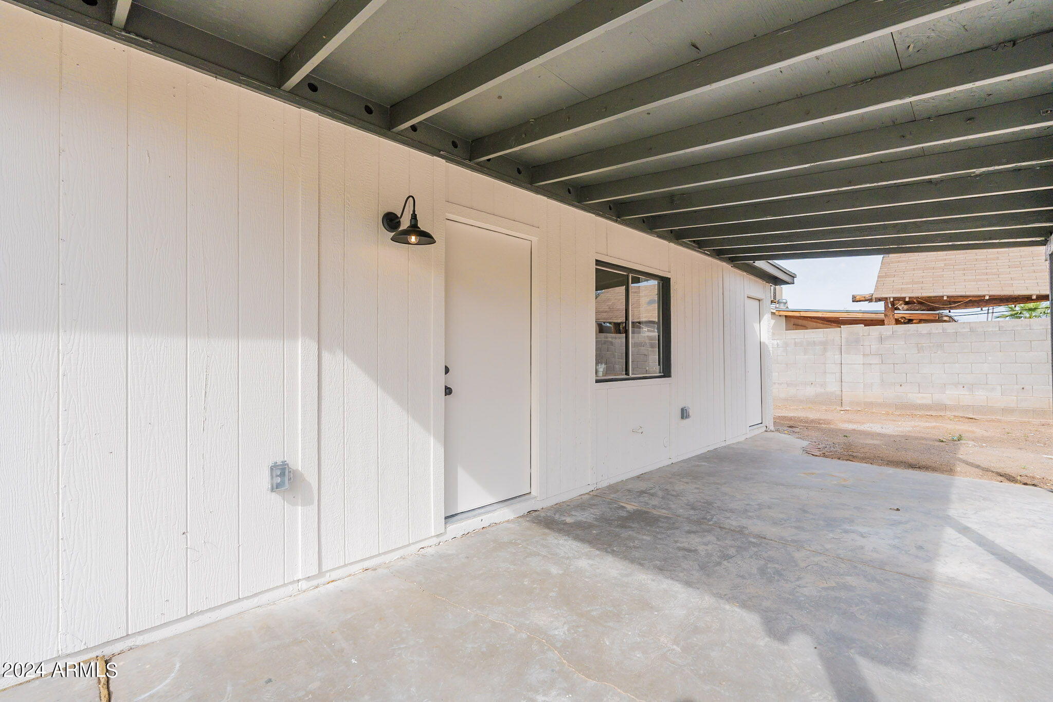 4509 East Pecan Road Phoenix, AZ 85040 - Photo 37 of 43 Laundry Access