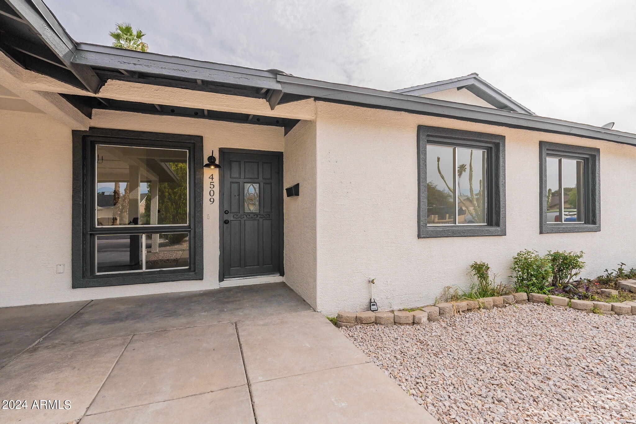 4509 East Pecan Road Phoenix, AZ 85040 - Photo 5 of 43 5-web-or-mls-Pecan-5