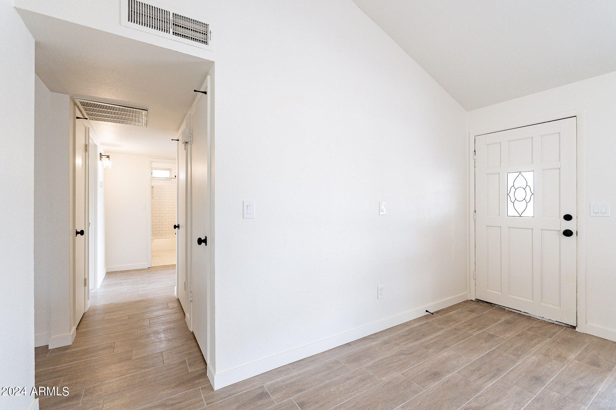 4509 East Pecan Road Phoenix, AZ 85040 - Photo 6 of 43 Entry Way