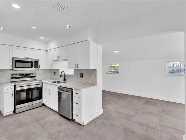 $3,650 | 6661 Meade Street, Hollywood, FL 33024