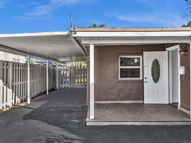 $3,650 | 6661 Meade Street, Hollywood, FL 33024