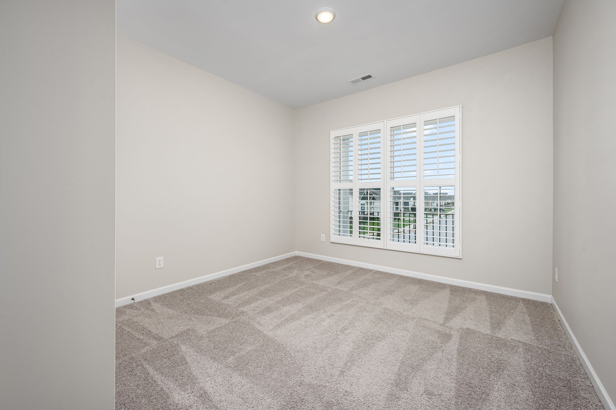 3250 Hearth Hollow Road Columbia, TN 38401 - Photo 33 of 36 an empty room with a window