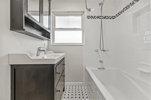 $3,950 | 1023 West Ohio Avenue, Tampa, FL 33603