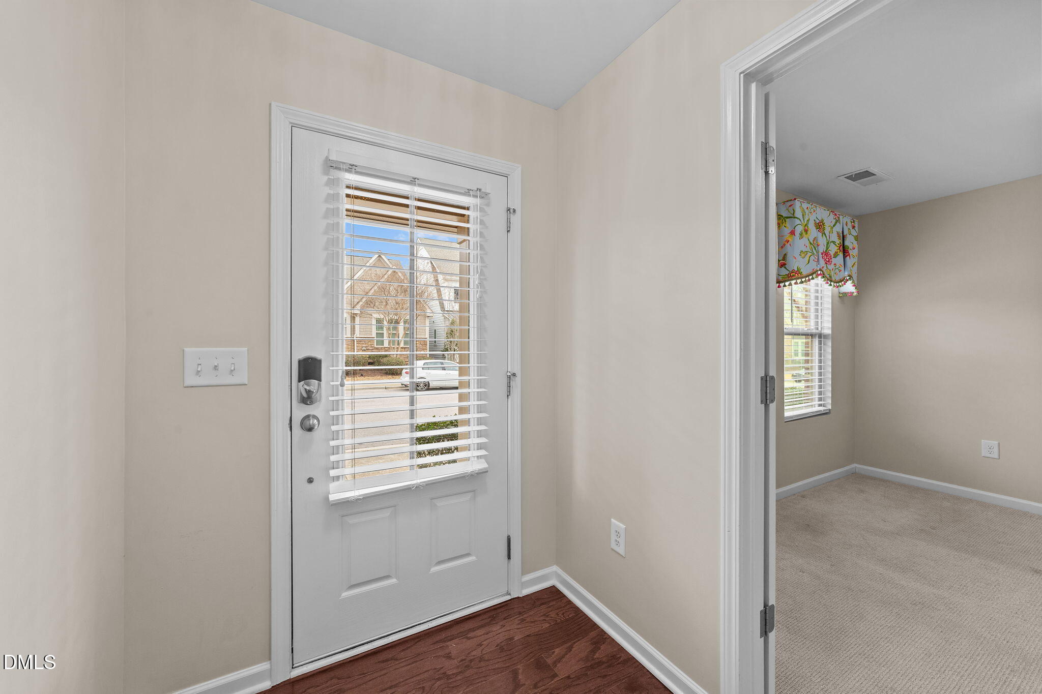 1565 Rodessa Run Raleigh, NC 27607 - Photo 2 of 44 25-web-or-mls-VB4A6432