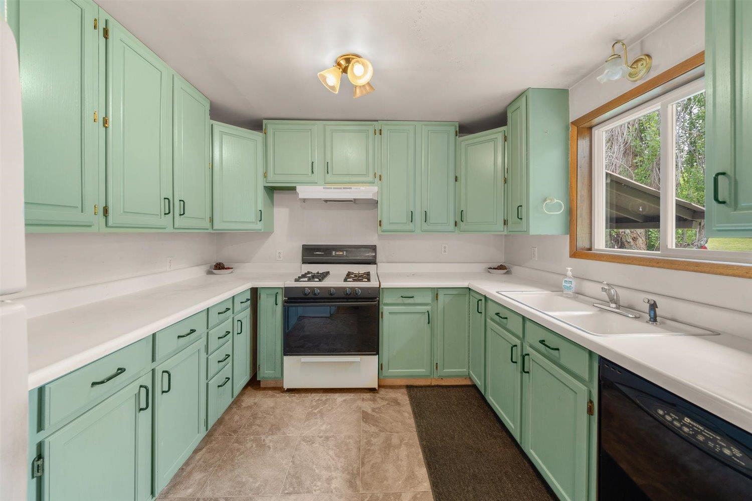 2228 Marble Valley-Basin Road Addy, WA 99101 - Photo 6 of 50