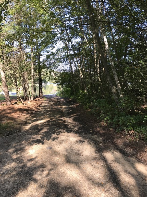 11 Carey Road Sturbridge, MA 01566 - Photo 3 of 5