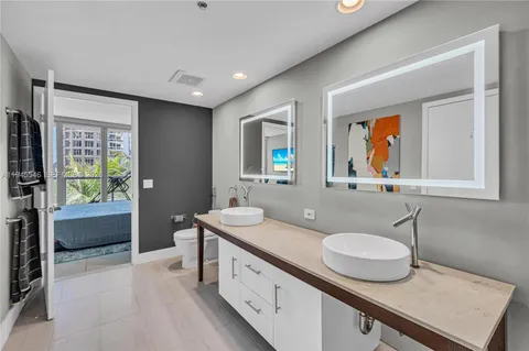 $595,000 | 465 Brickell Avenue, Unit 417, Miami, FL 33131