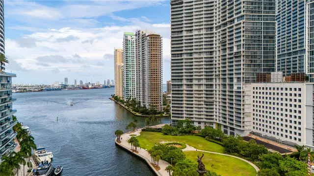 $619,000 | 465 Brickell Avenue, Unit 417, Miami, FL 33131
