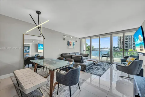 $595,000 | 465 Brickell Avenue, Unit 417, Miami, FL 33131