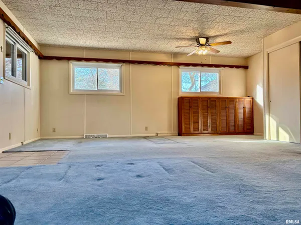 $136,900 | 600 South Kosciusko Street, Jacksonville, IL 62650