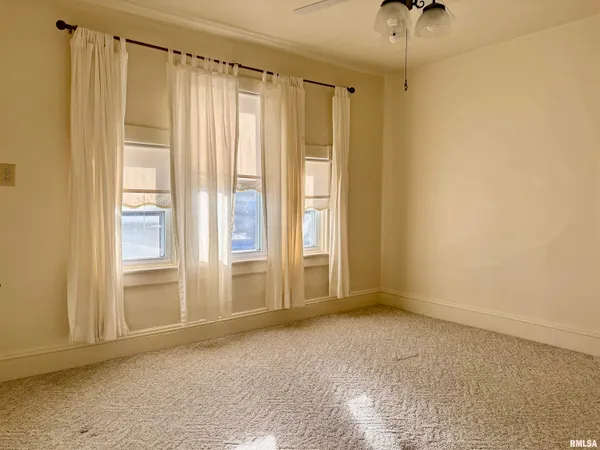 $136,900 | 600 South Kosciusko Street, Jacksonville, IL 62650