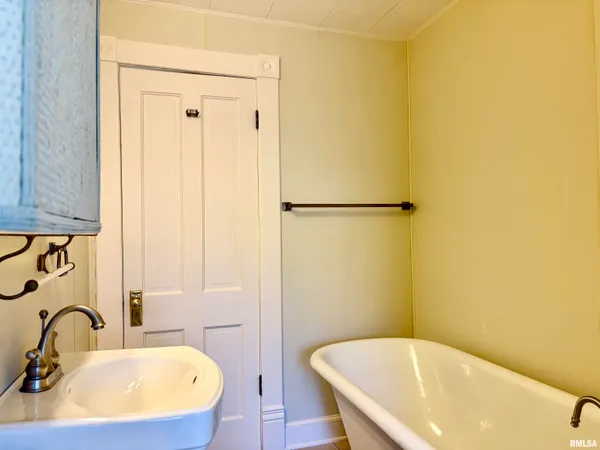 $136,900 | 600 South Kosciusko Street, Jacksonville, IL 62650