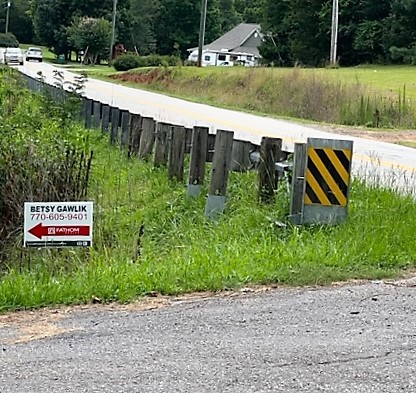 411 Blackjack Road Westminster, SC 29693 - Photo 4 of 17 Access road entrance