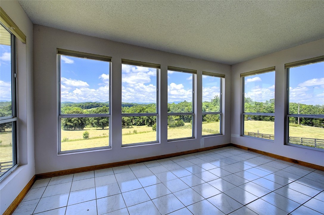 245 Stephens Road Pickens, SC 29671 - Photo 23 of 46 Gallery Image 23
