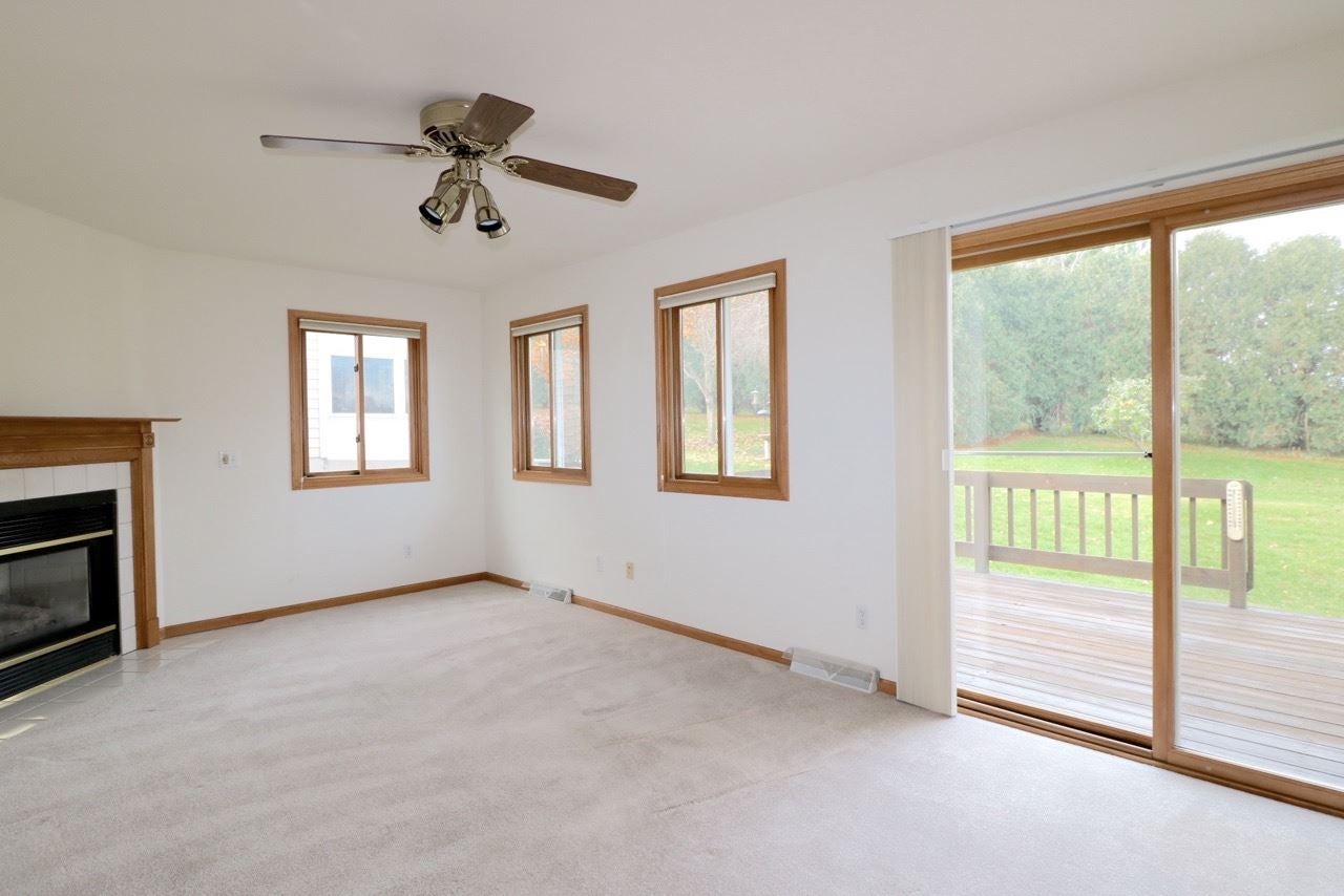 2155 Crown Point Road Dubuque, IA 52002 - Photo 3 of 24 Gallery Image 3
