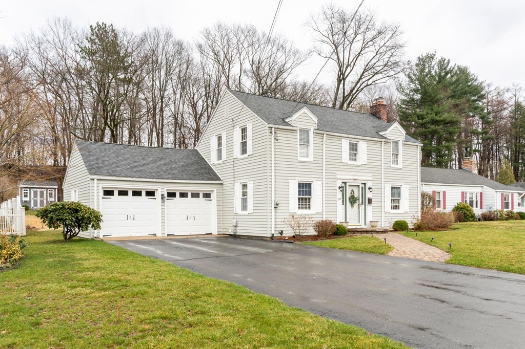 119 Laurel Road West Springfield, MA 01089 - Photo 1 of 25 Gallery Image 1