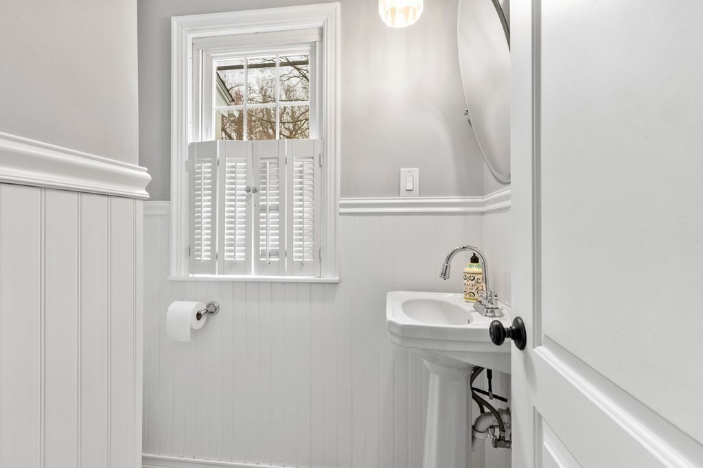 119 Laurel Road West Springfield, MA 01089 - Photo 14 of 25 Gallery Image 14
