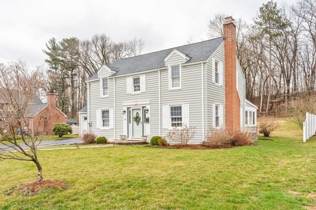 119 Laurel Road West Springfield, MA 01089 - Photo 2 of 25 Gallery Image 2
