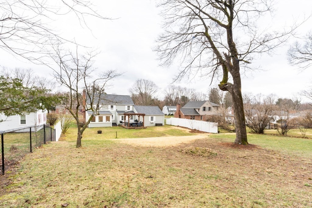 119 Laurel Road West Springfield, MA 01089 - Photo 24 of 25 Gallery Image 24