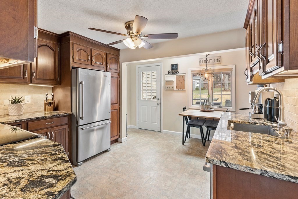 119 Laurel Road West Springfield, MA 01089 - Photo 3 of 25 Gallery Image 3