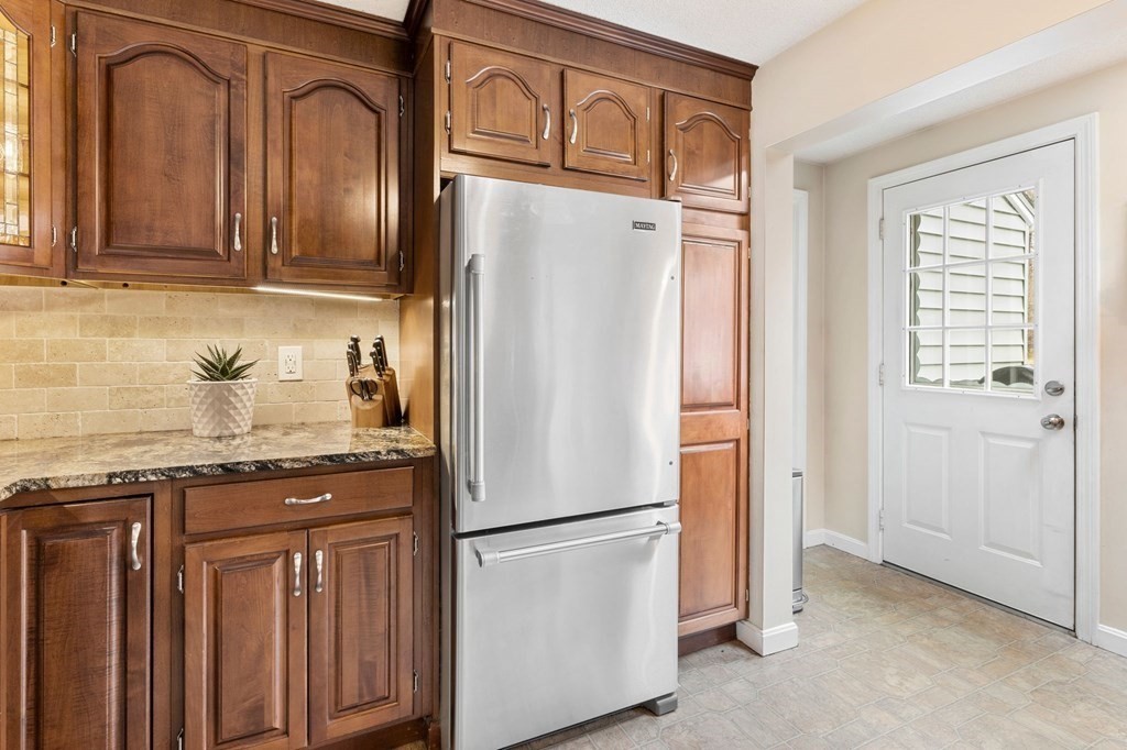 119 Laurel Road West Springfield, MA 01089 - Photo 6 of 25 Gallery Image 6