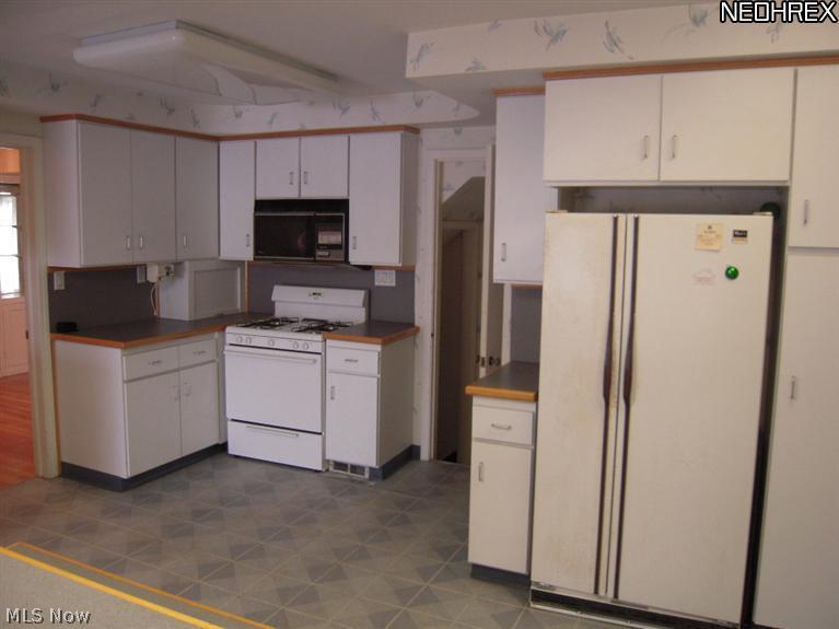 3477 Severn Road Cleveland Heights, OH 44118 - Photo 5 of 16 Kitchen