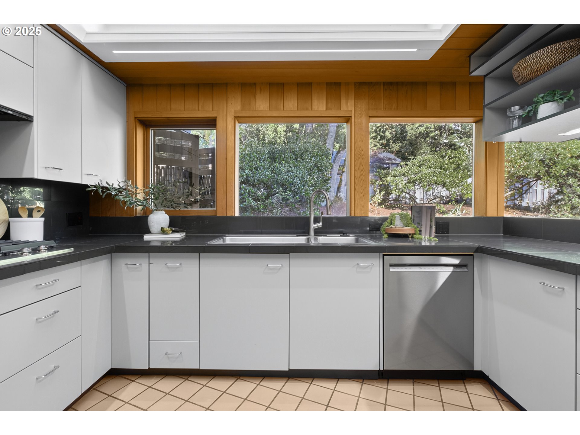 2606 Spring Boulevard Eugene, OR 97403 - Photo 18 of 48 Gallery Image 18